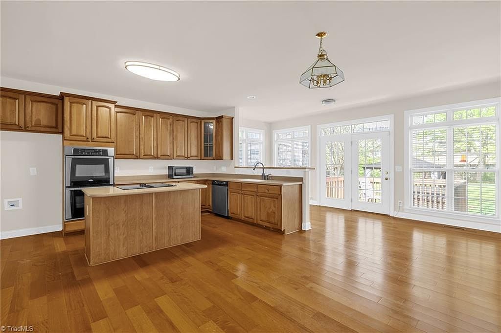 4273 Harbor Ridge Dr Greensboro, NC 27406 - Thumbnail 3