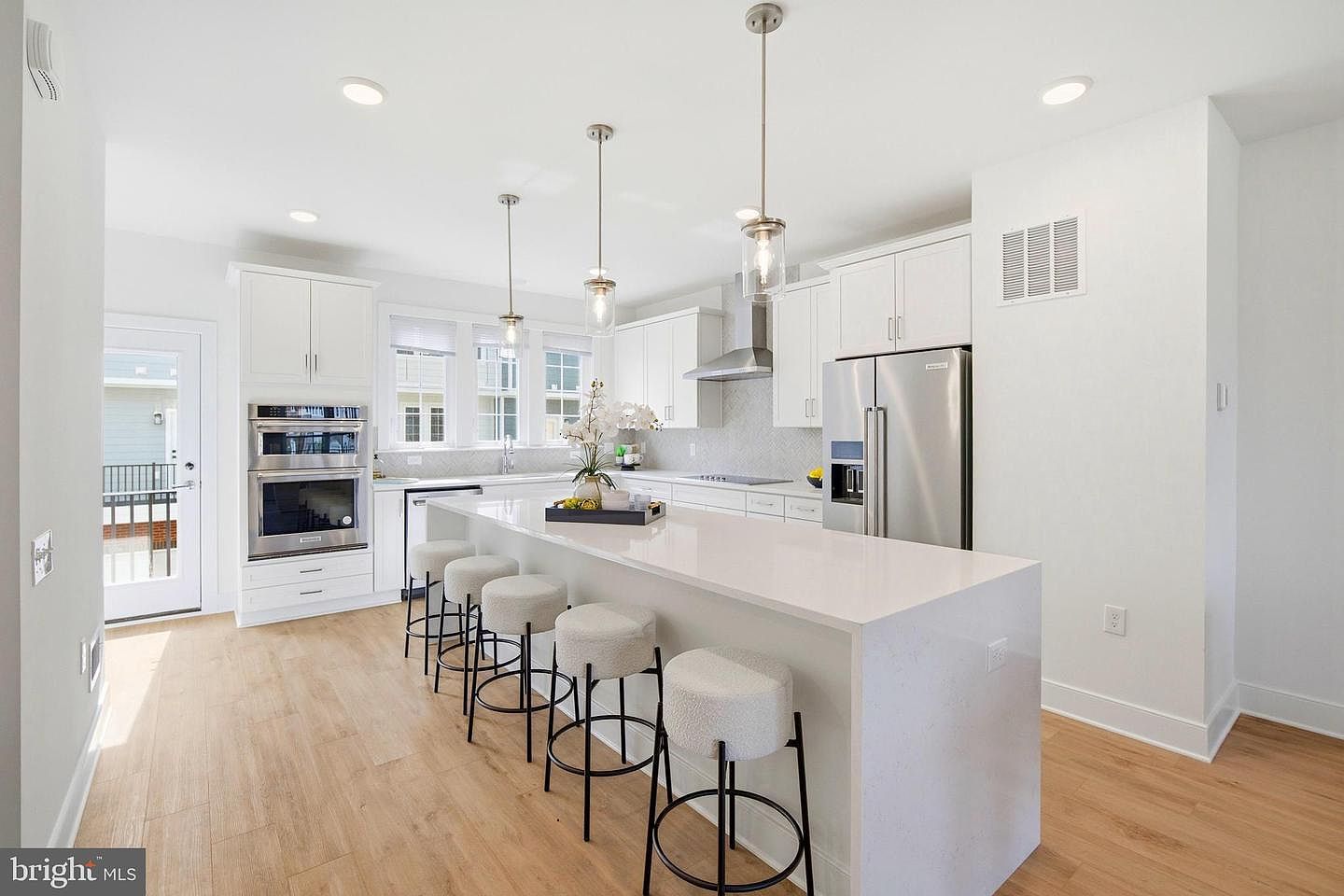 10817 Cedar Ave Fairfax, VA 22030 - Thumbnail 3