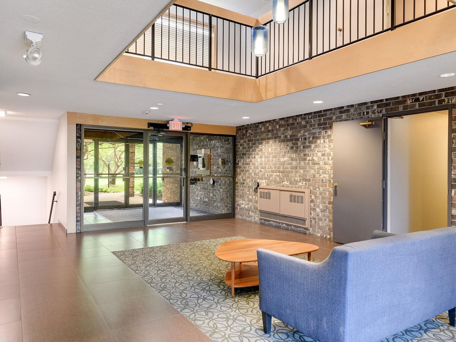 4120 Parklawn Ave APT 222 Edina, MN 55435 - Thumbnail 3