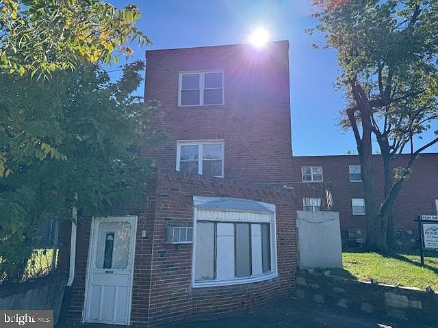 5819 Harbison Ave Philadelphia, PA 19135 - Thumbnail 3