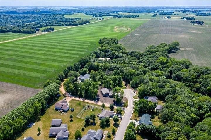 180 Woodland Dr Henderson, MN 56044 - Thumbnail 3