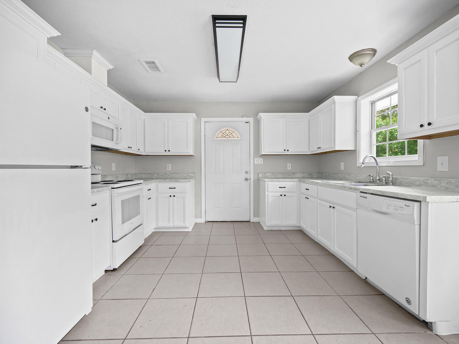 1007 Dennis Ave Leesville, LA 71446 - Thumbnail 3