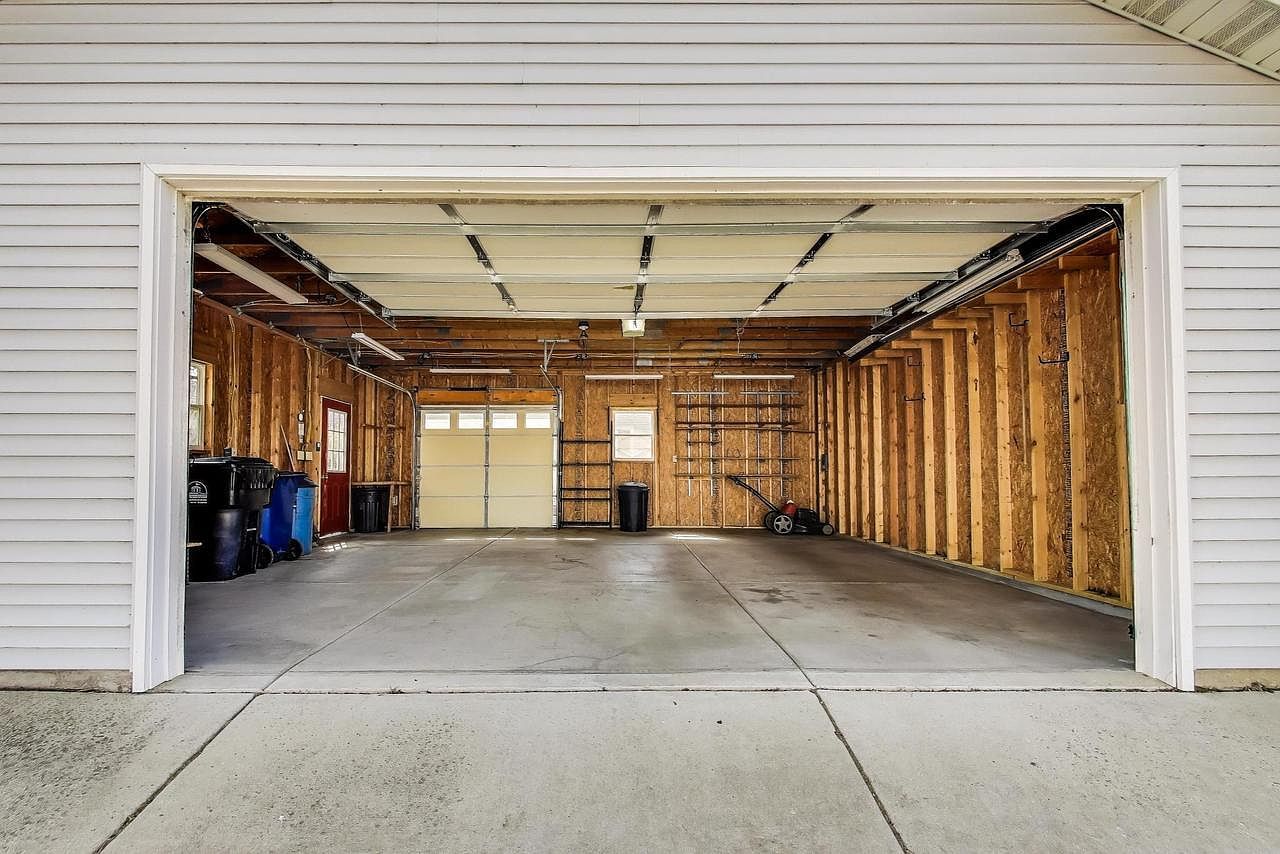 1431 Blaine Ave Racine, WI 53405 - Thumbnail 3