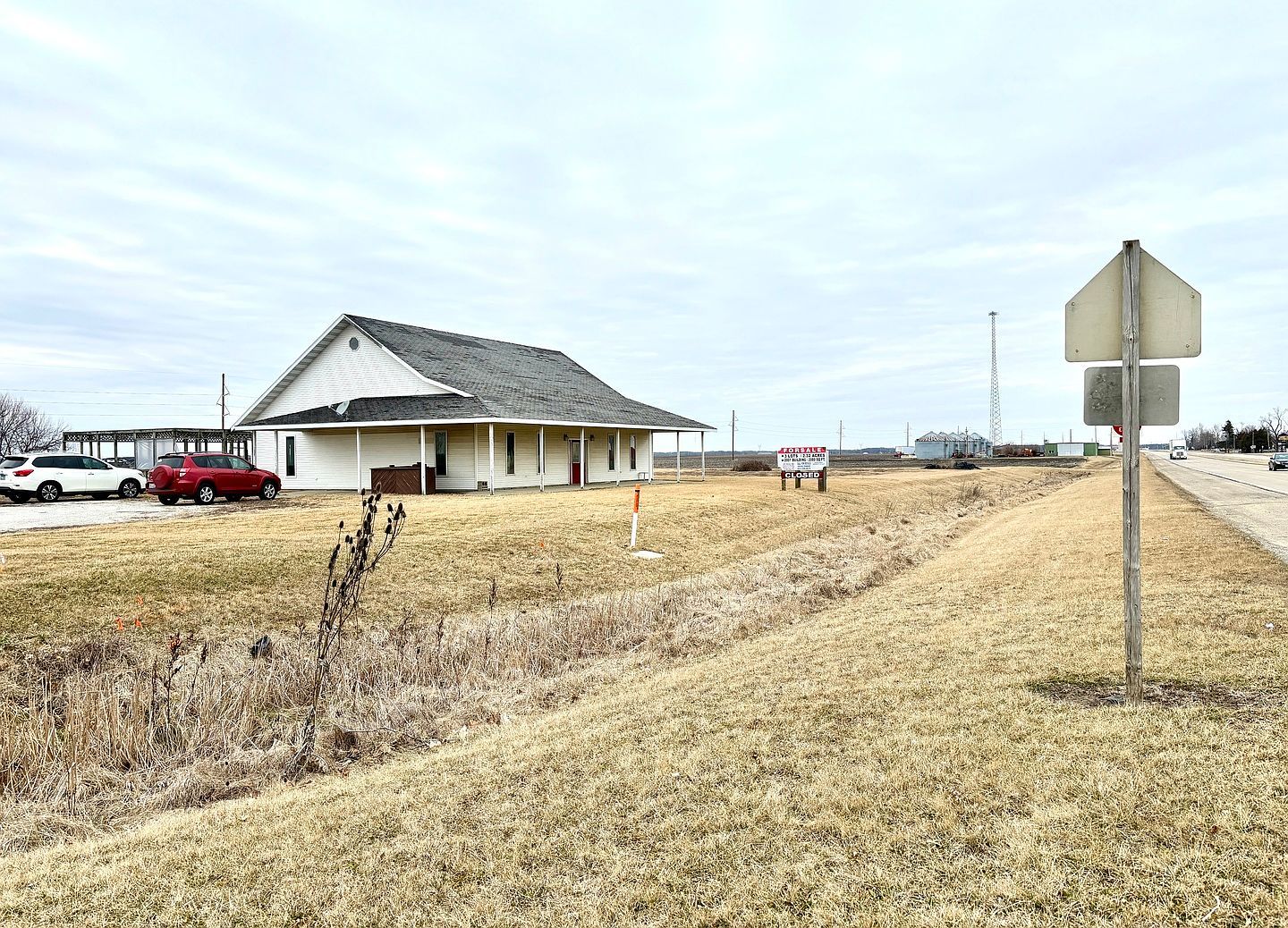 100 S 4th St Wapella, IL 61777 - Thumbnail 3