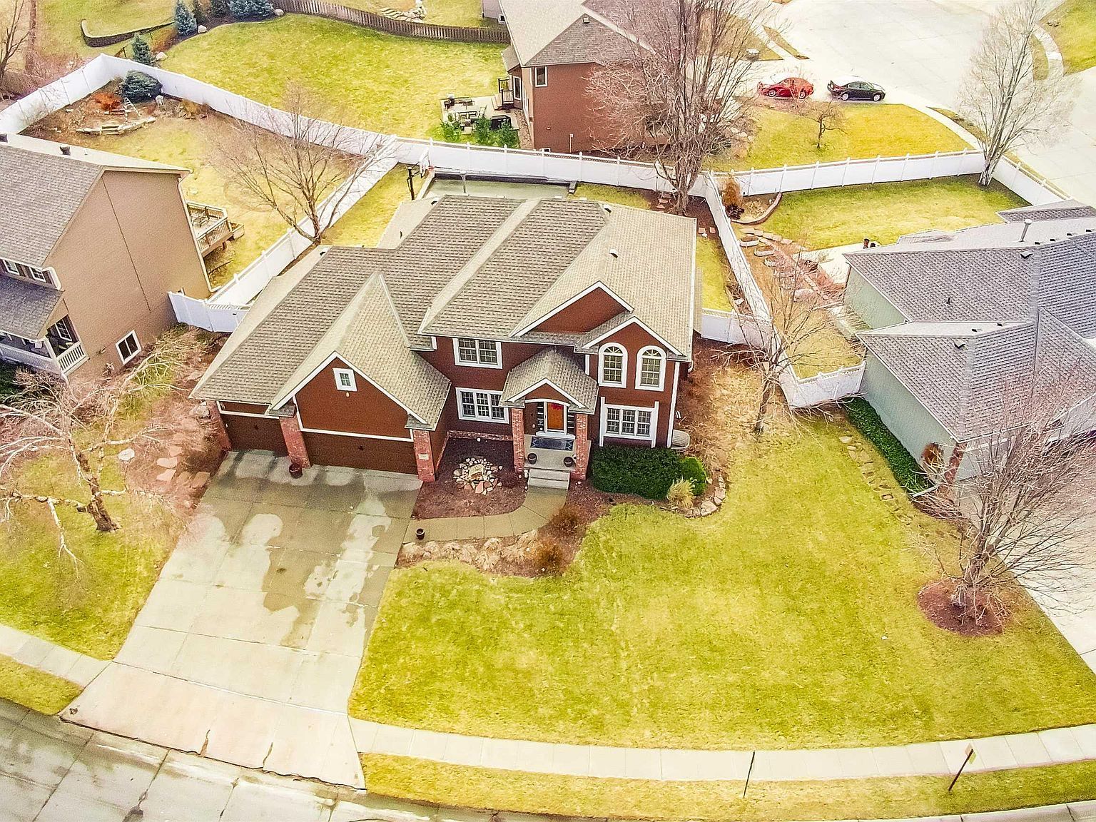 9917 Brentwood Dr La Vista, NE 68128 - Thumbnail 3