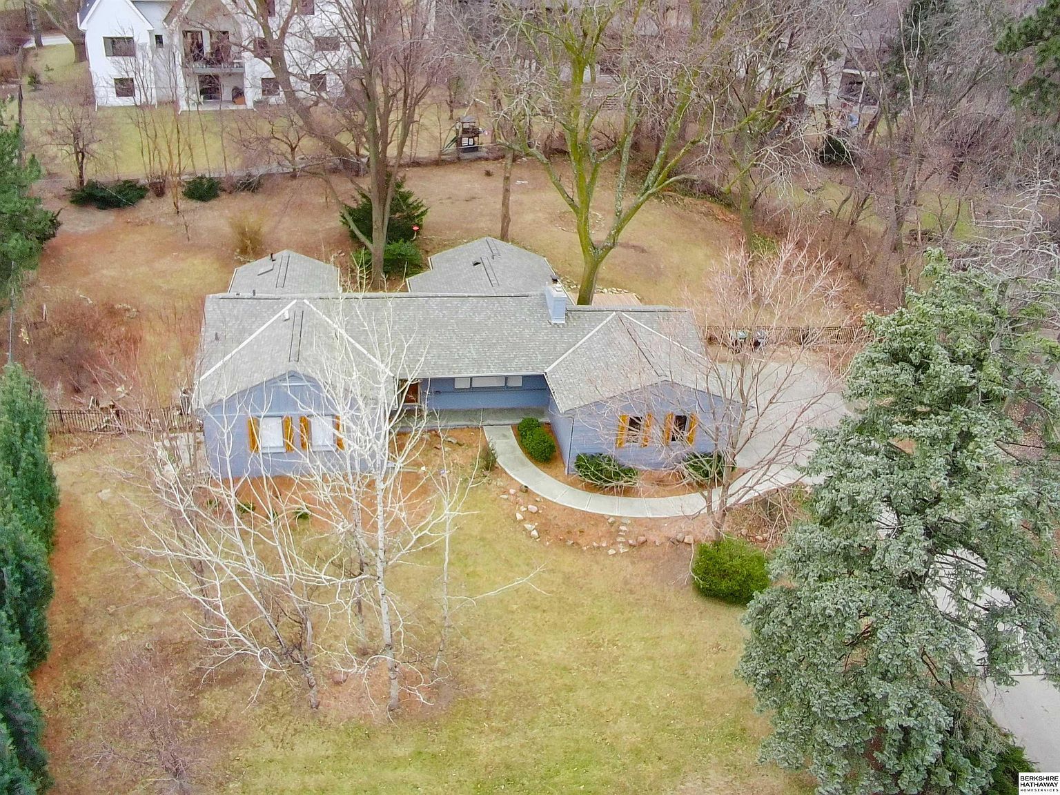 7811 Pierce Cir Omaha, NE 68124 - Thumbnail 3