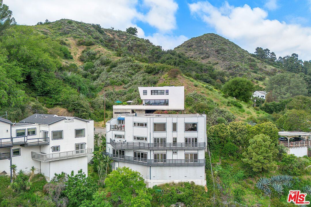 2350 San Marco Dr Los Angeles, CA 90068 - Thumbnail 3