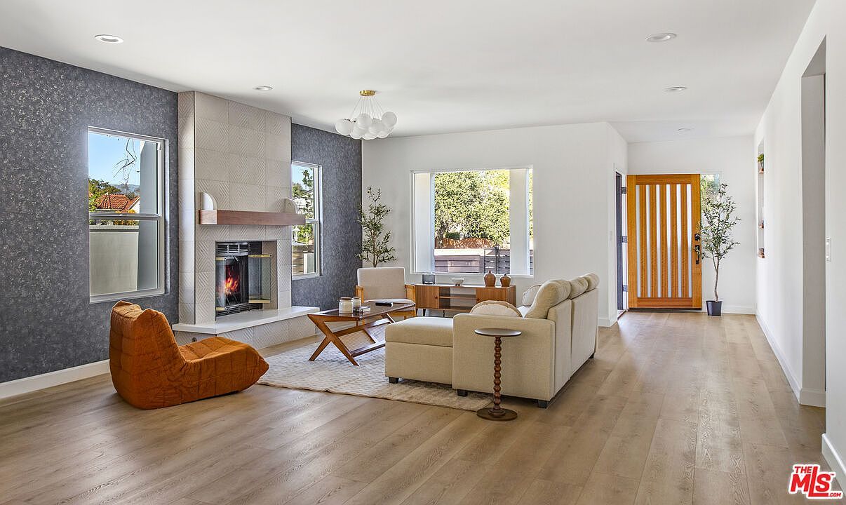 3274 Garden Ave Los Angeles, CA 90039 - Thumbnail 3