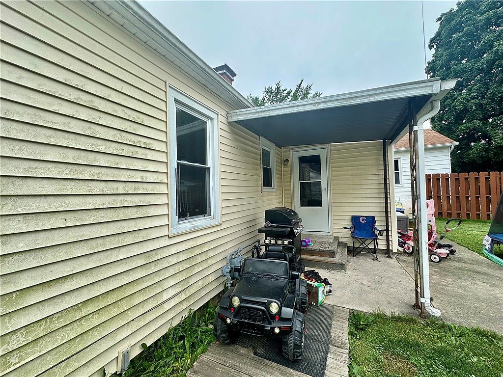 632 Woodlawn Ave Mattoon, IL 61938 - Thumbnail 3