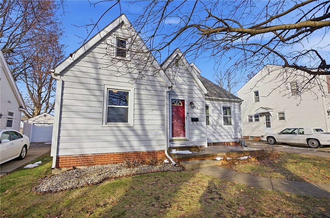 3012 Richmond Ave Mattoon, IL 61938 - Thumbnail 3