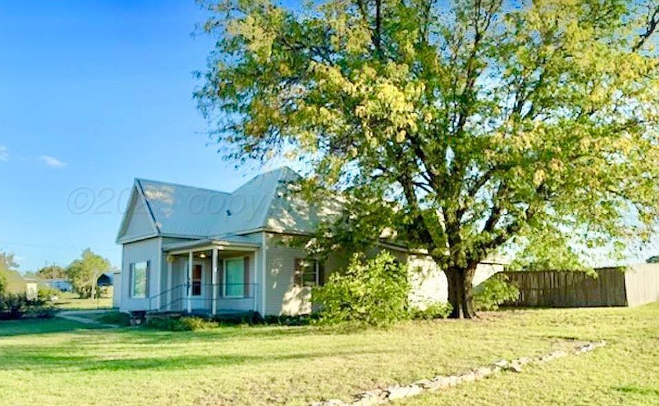 604 E 4th St Clarendon, TX 79226 - Thumbnail 3