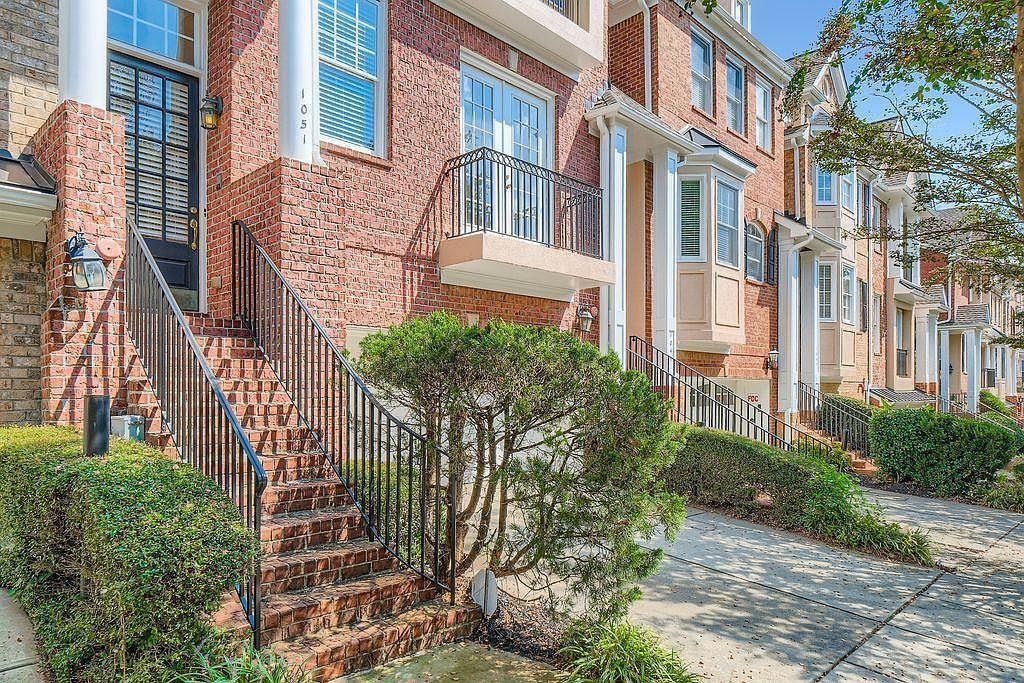 1051 Emory Parc Pl Decatur, GA 30033 - Thumbnail 3