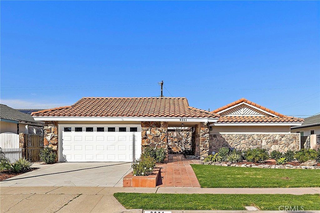 9351 Leilani Dr Huntington Beach, CA 92646 - Thumbnail 3