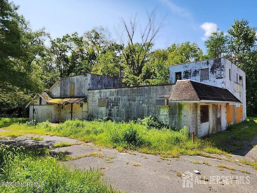 465 Lakewood Farmingdale Rd Howell, NJ 07731 - Thumbnail 3