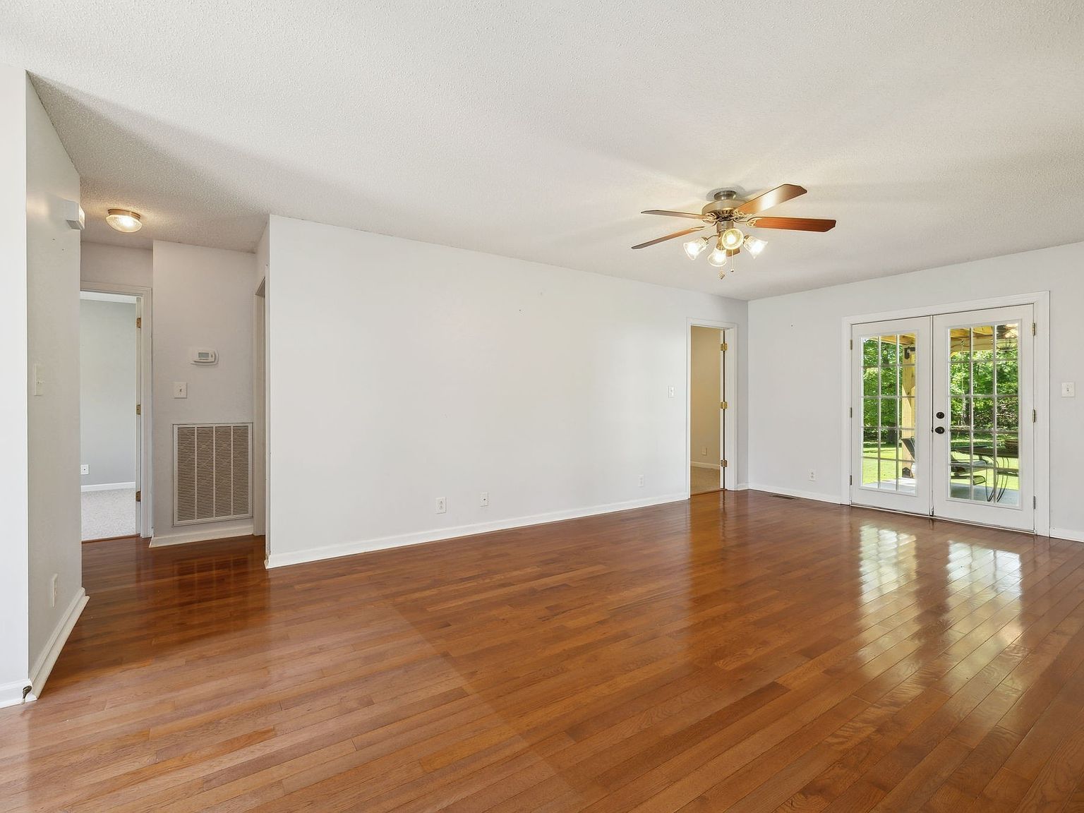 1040 Heatherwood Rd Pleasant View, TN 37146 - Thumbnail 3