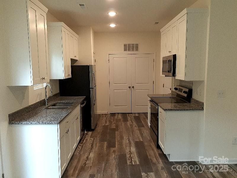 224 Nelson Ave Charlotte, NC 28216 - Thumbnail 3