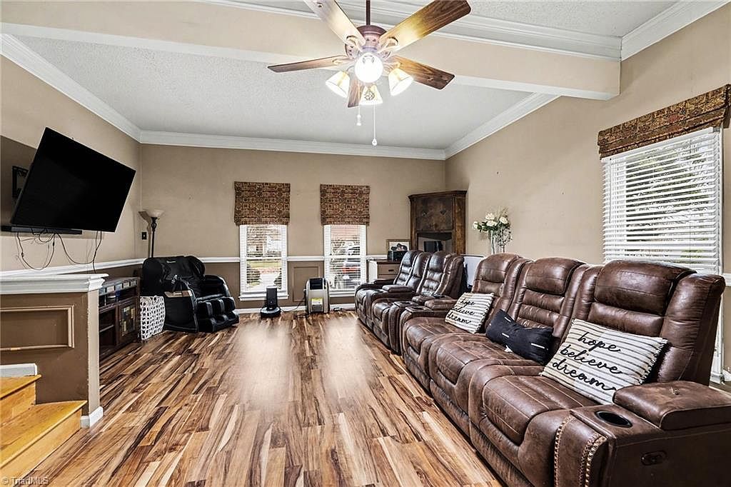 4008 Deerfield St High Point, NC 27265 - Thumbnail 3