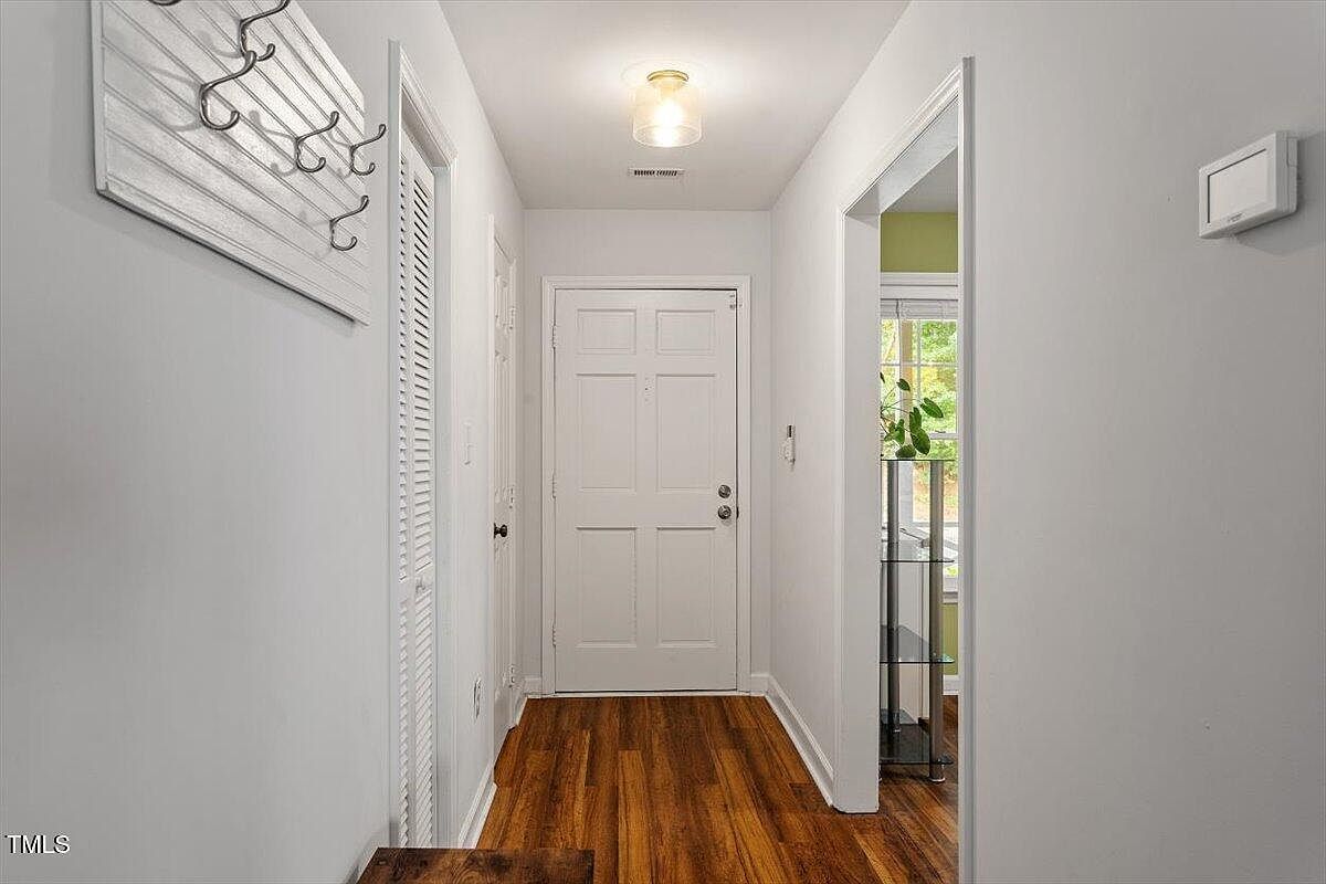 4617 Fawnbrook Cir Raleigh, NC 27612 - Thumbnail 3