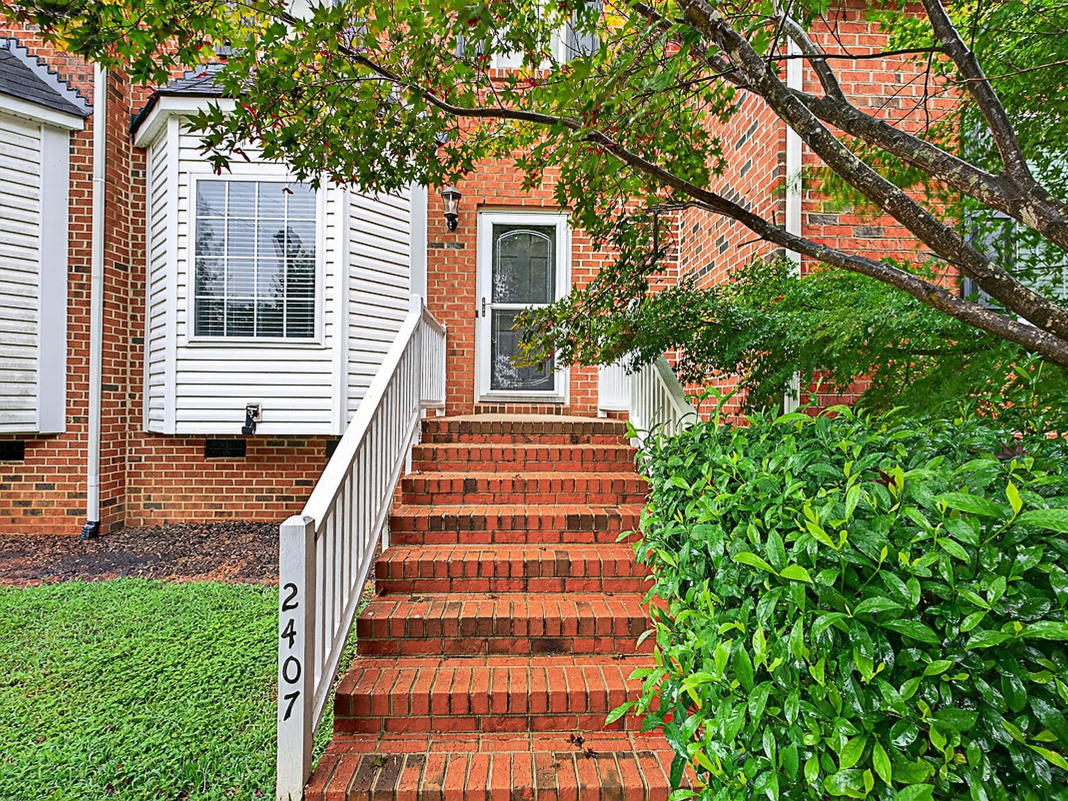 2407 Trout Stream Dr Raleigh, NC 27604 - Thumbnail 3