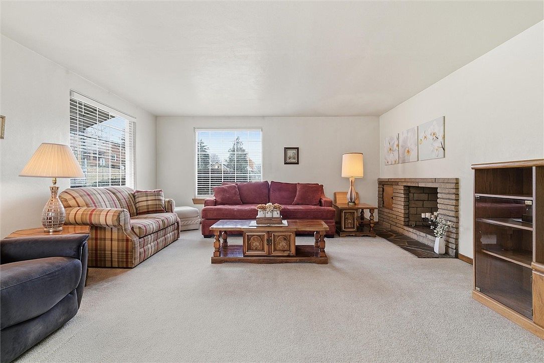 2001 Cypress Dr White Oak, PA 15131 - Thumbnail 3