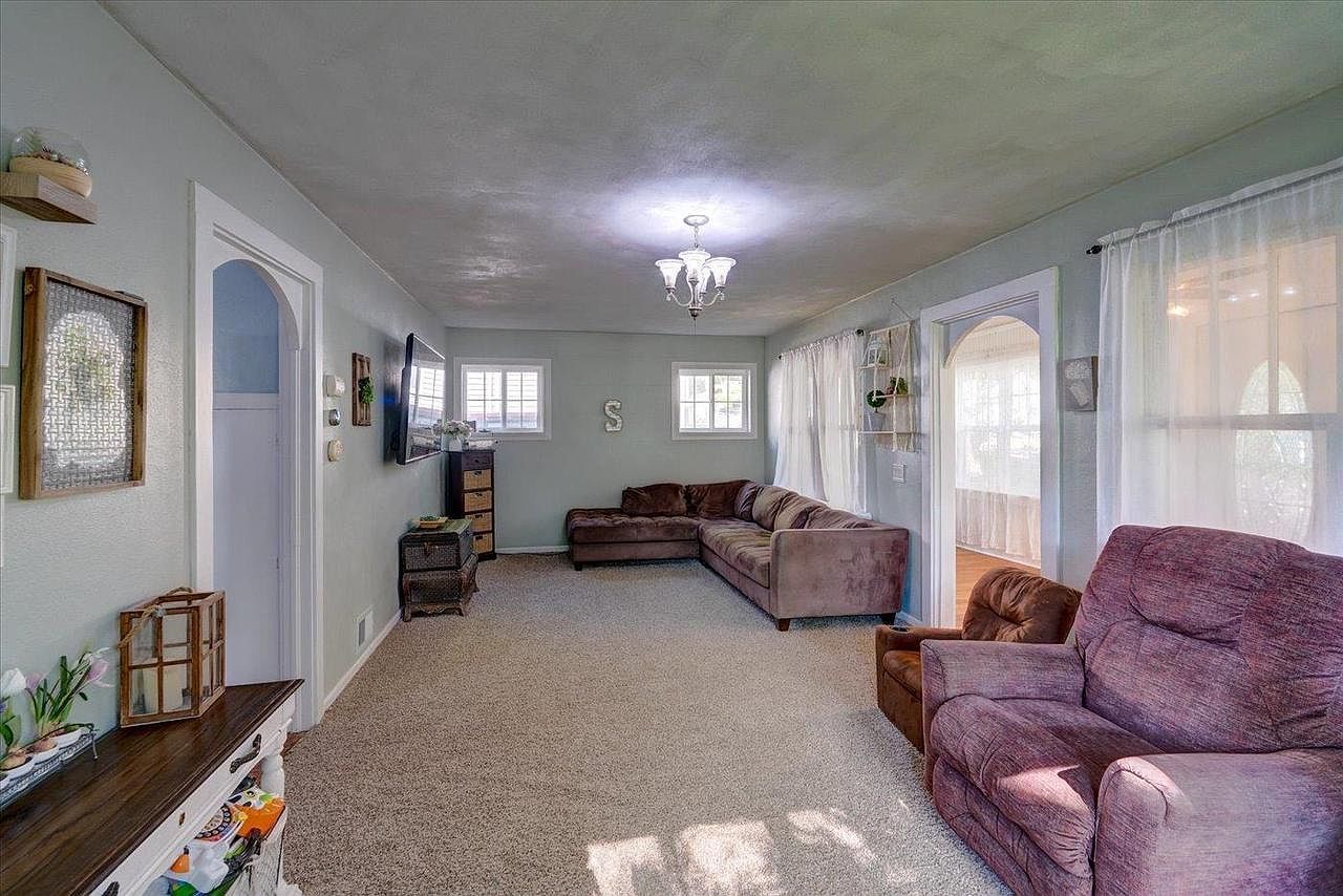 107 Highwood Dr Edgerton, WI 53534 - Thumbnail 3