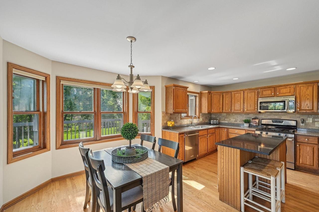 5306 Rustling Oaks Ln Mc Farland, WI 53558 - Thumbnail 3