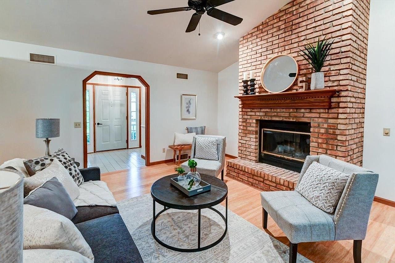 2834 Shadow Trl Sun Prairie, WI 53590 - Thumbnail 3