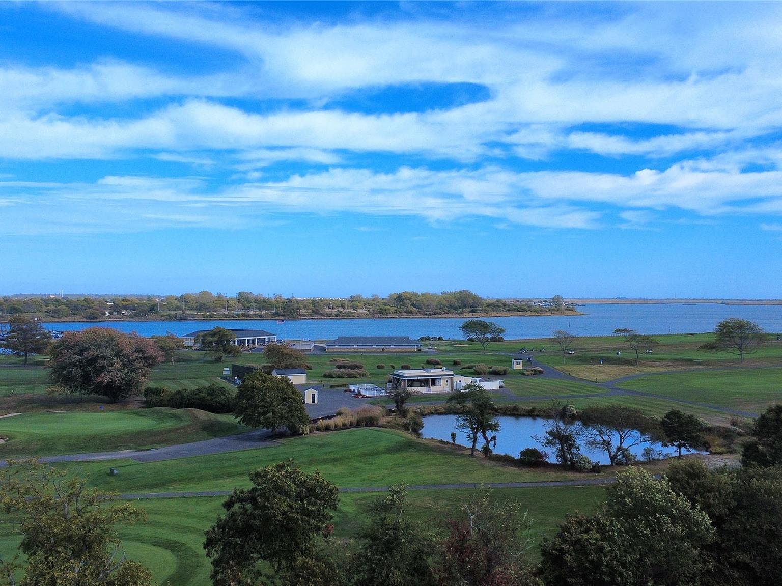 487 Links Dr E Oceanside, NY 11572 - Thumbnail 3