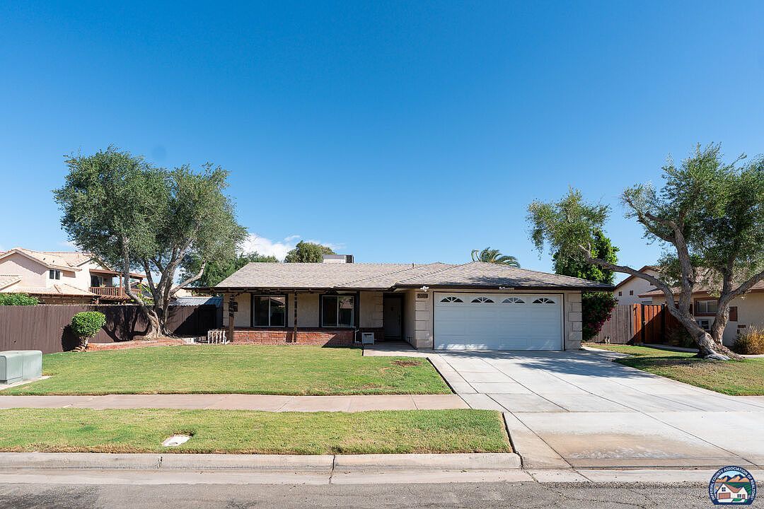 2330 Wensley Ave El Centro, CA 92243 - Thumbnail 3