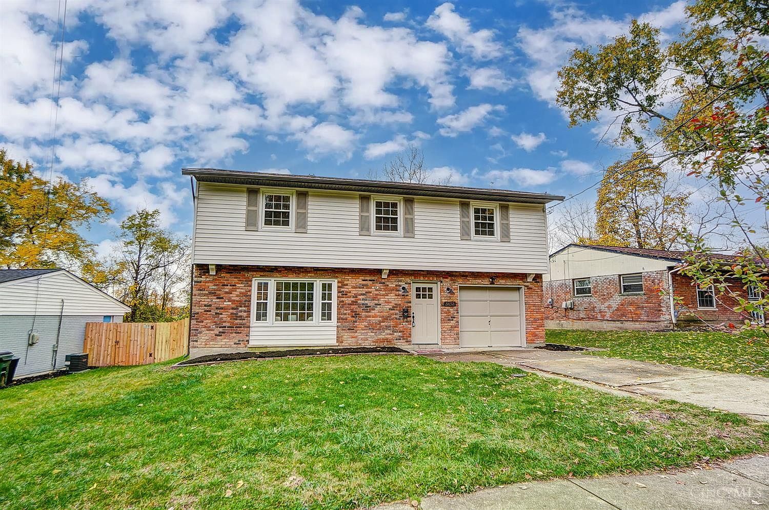 5452 Ehrling Rd Cincinnati, OH 45227 - Thumbnail 3