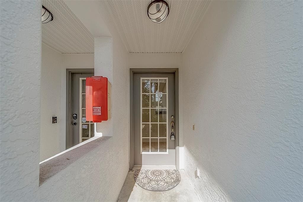 9209 Jakes Path Largo, FL 33771 - Thumbnail 3