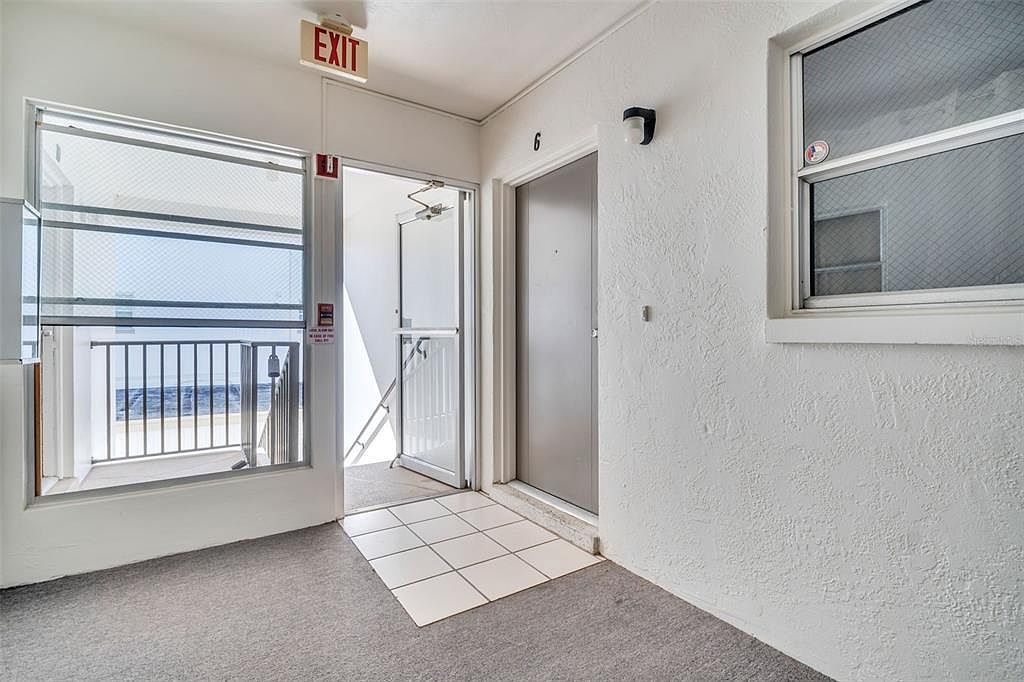 3753 46th Ave S APT 6 Saint Petersburg, FL 33711 - Thumbnail 3