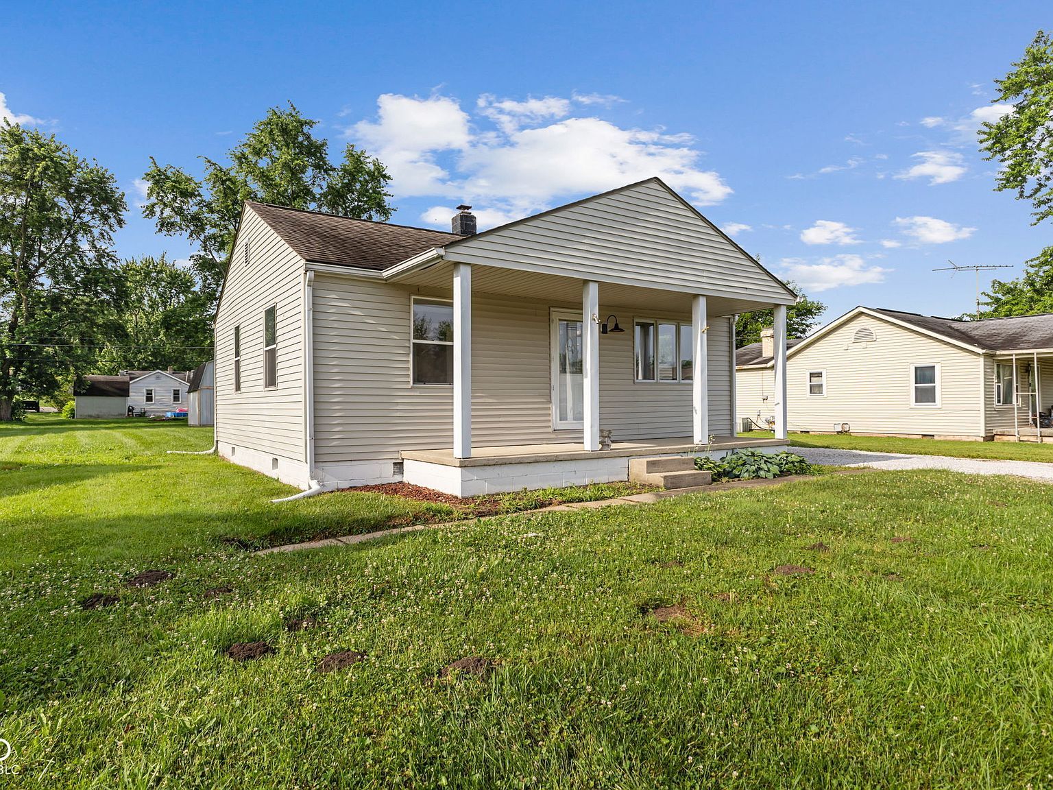 4749 W Smith Valley Rd Greenwood, IN 46142 - Thumbnail 3