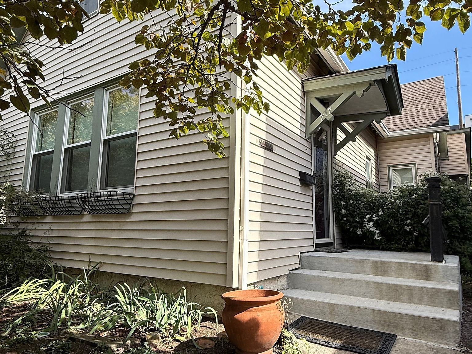 717 S Noble St Indianapolis, IN 46203 - Thumbnail 3