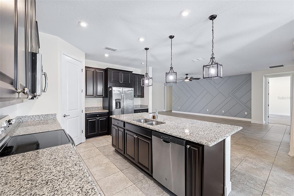 3910 Redfin Pl Kissimmee, FL 34746 - Thumbnail 3