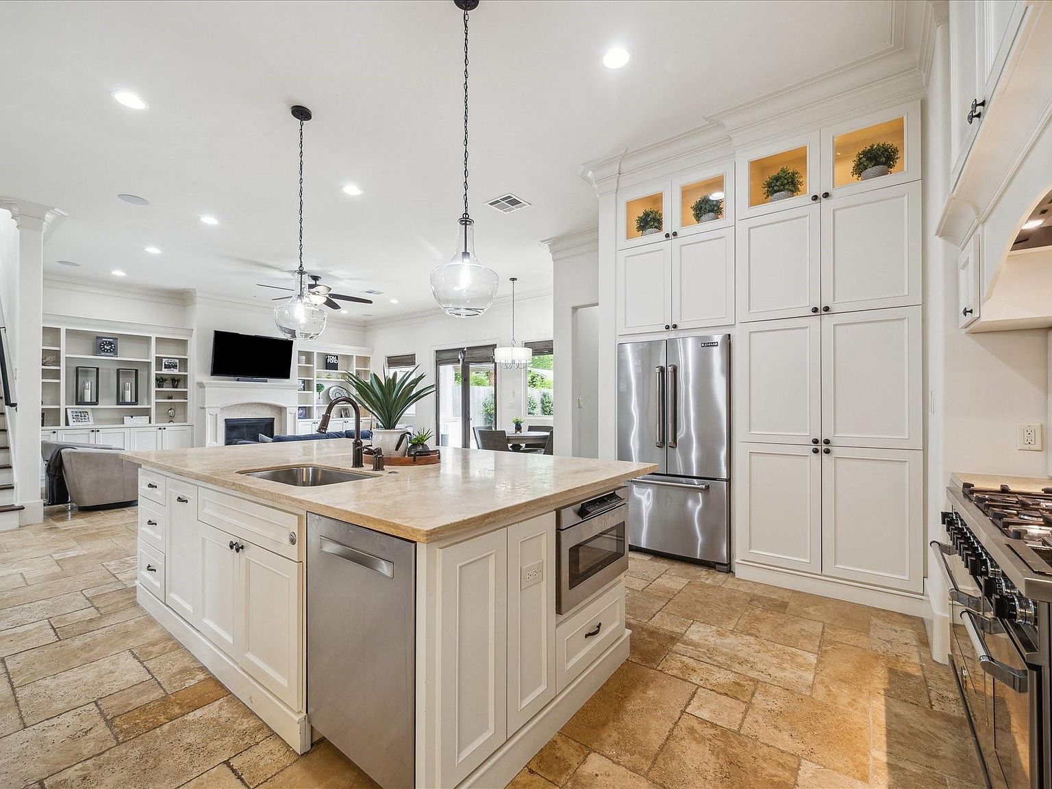 1249 Gardenia Dr Houston, TX 77018 - Thumbnail 3