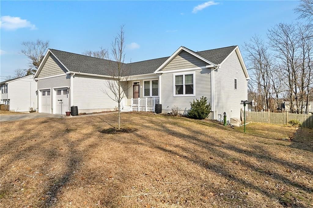 12 Sebago Trl Narragansett, RI 02882 - Thumbnail 3