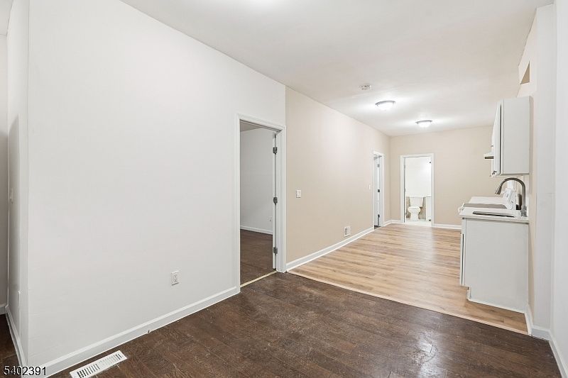 152 S 10th St Newark, NJ 07107 - Thumbnail 3