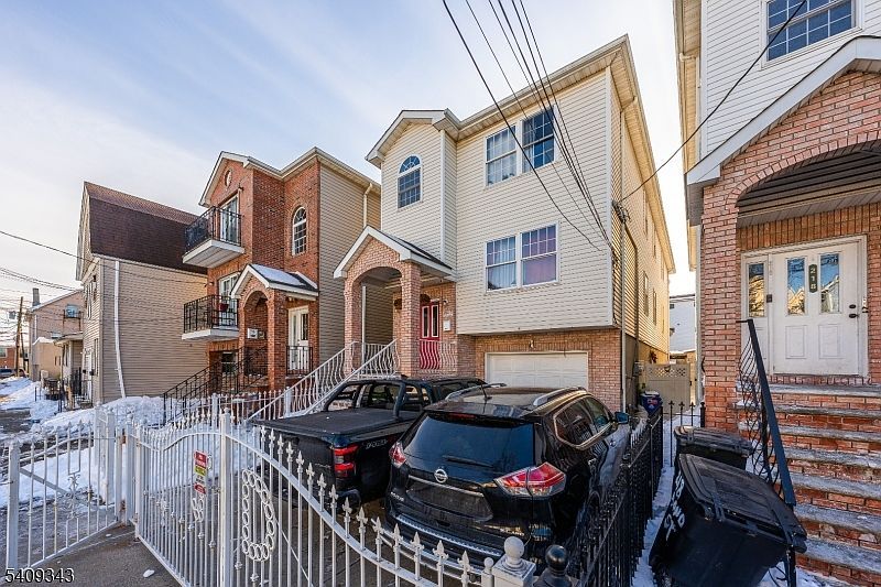 216 Bond St Elizabeth, NJ 07206 - Thumbnail 3