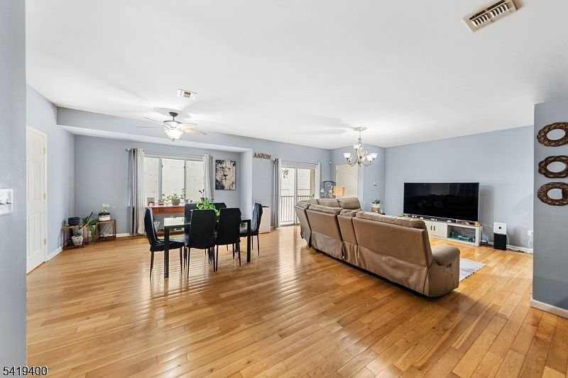 349-353 W Grand St Building 349-206 Elizabeth, NJ 07202 - Thumbnail 3