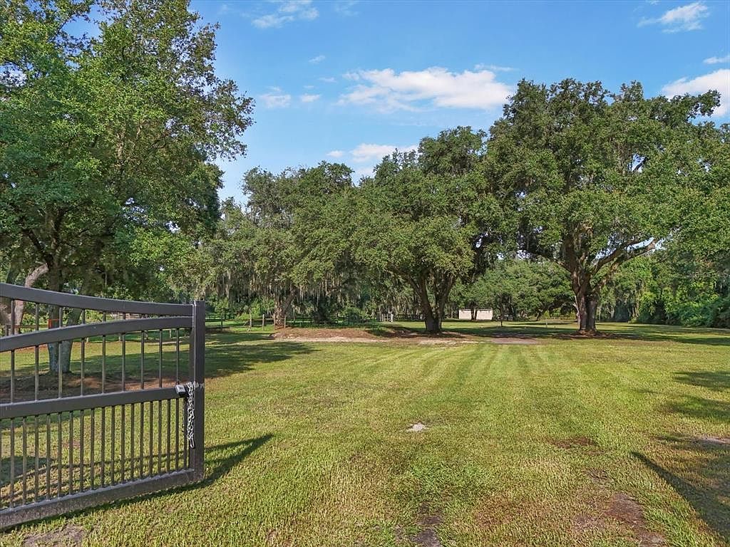 2514 Pemberton Creek Dr #8 Seffner, FL 33584 - Thumbnail 3