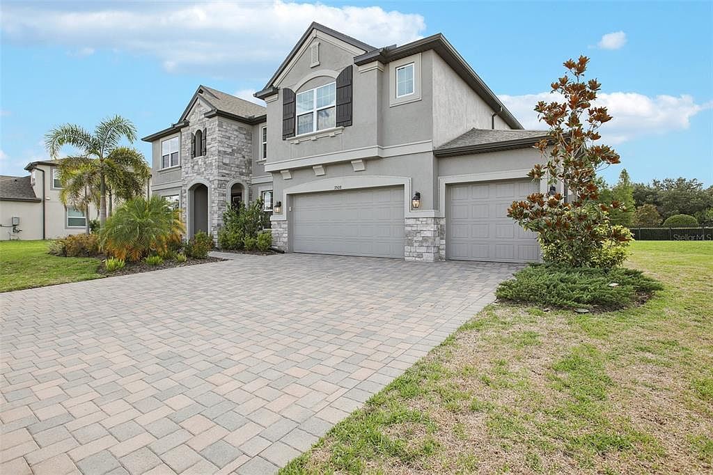 9508 Pyrenees Pl Seffner, FL 33584 - Thumbnail 3