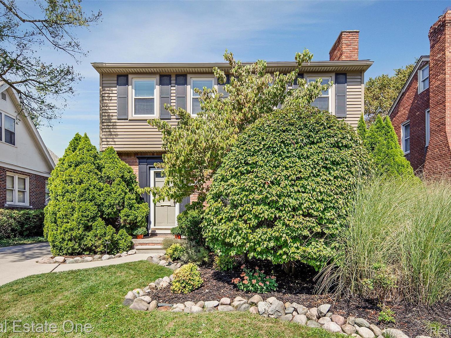 1630 W Twelve Mile Rd Royal Oak, MI 48073 - Thumbnail 3