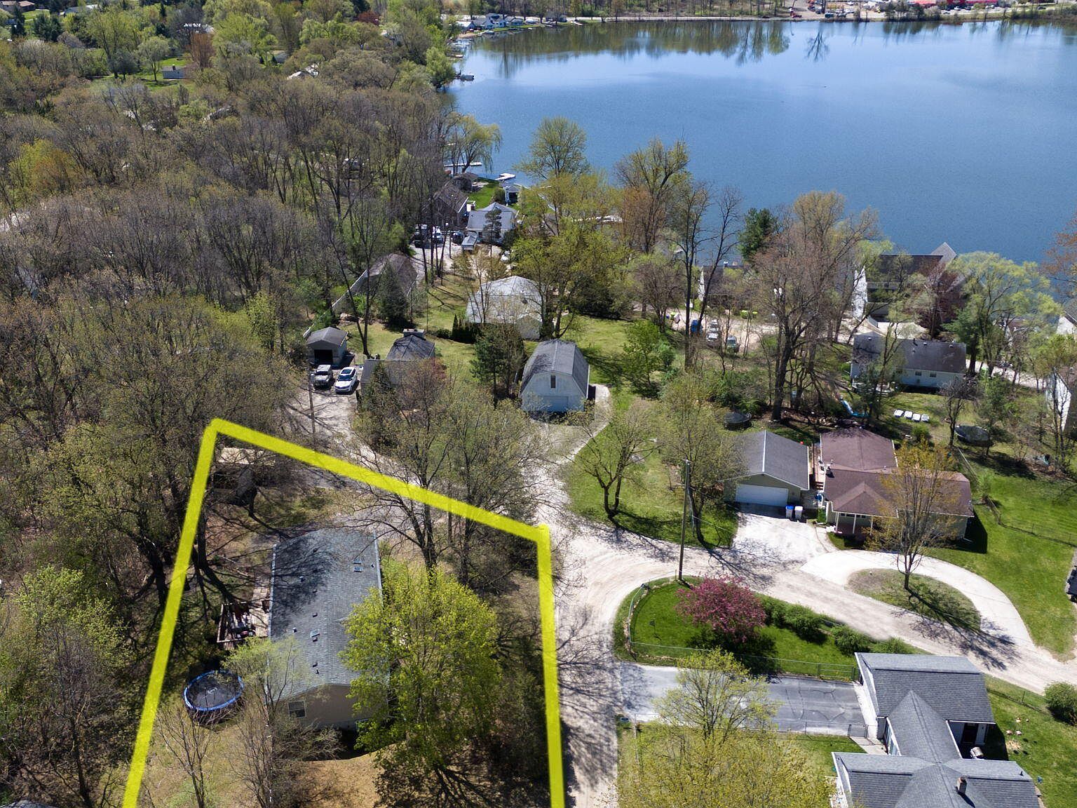 6545 Hiller St Whitmore Lake, MI 48189 - Thumbnail 3