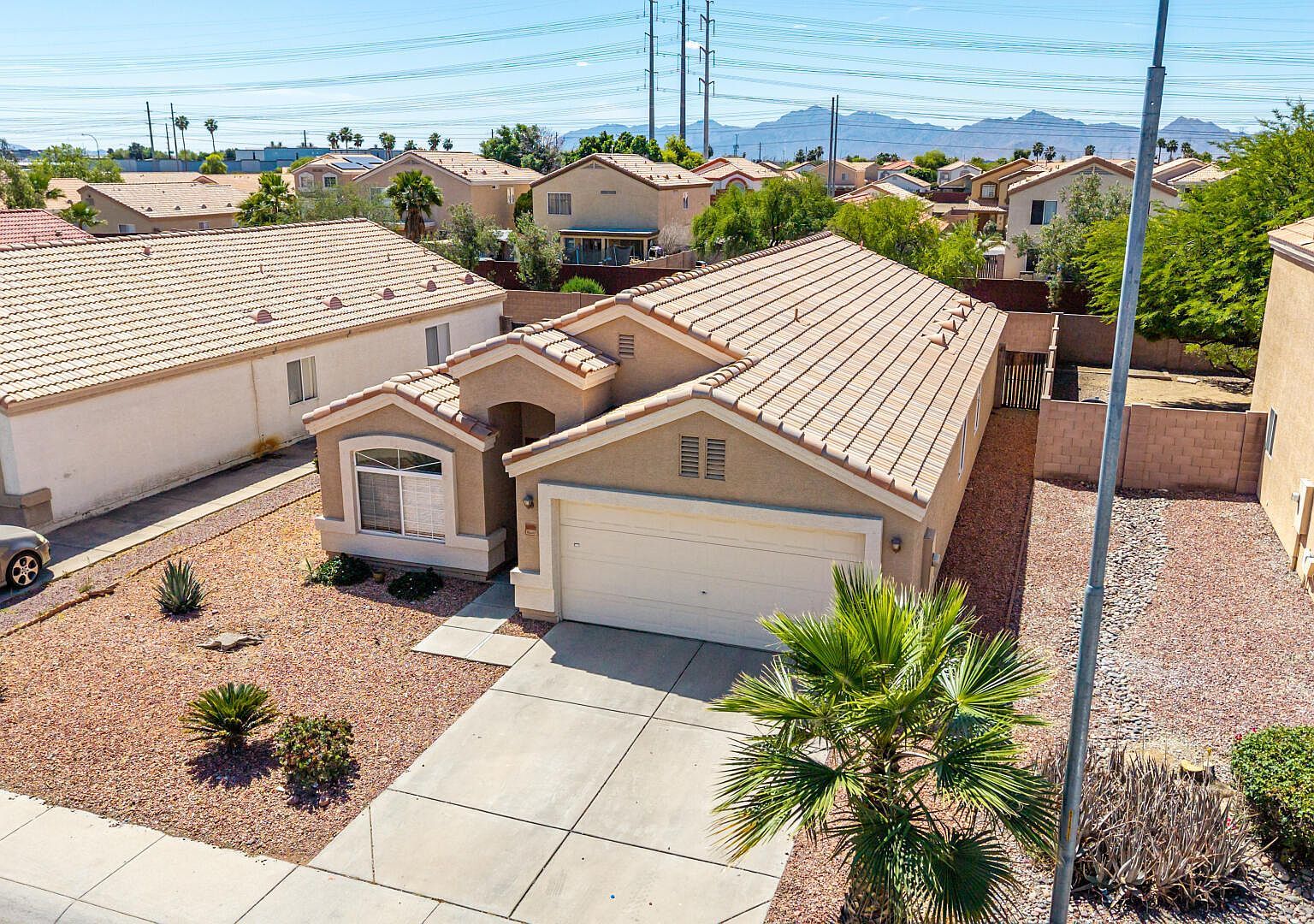 12005 W Holly St Avondale, AZ 85392 - Thumbnail 3