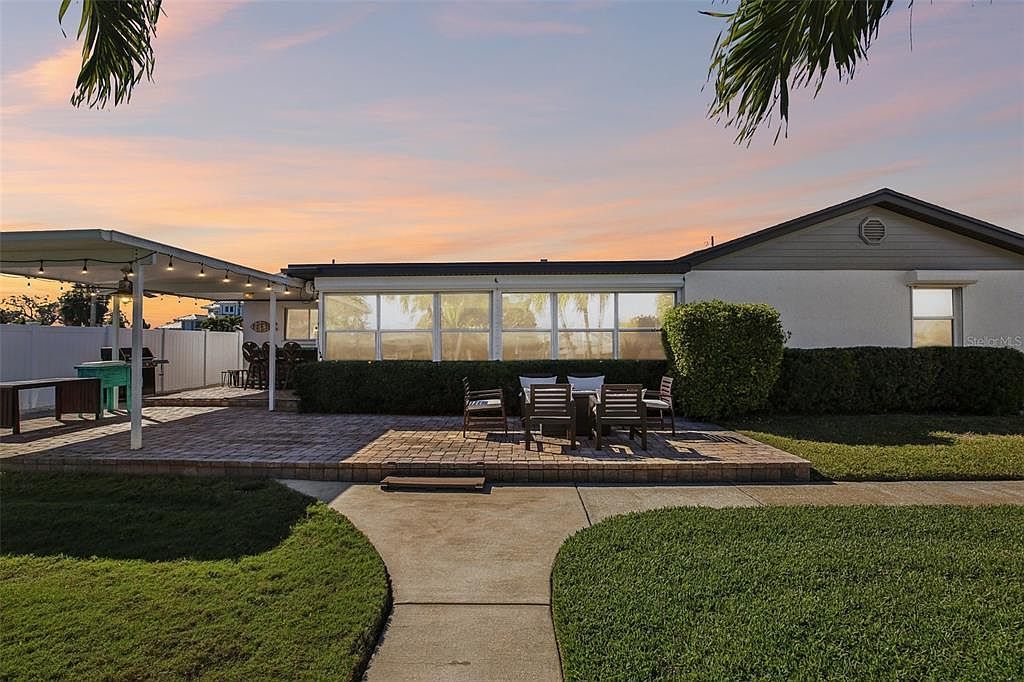 3963 14th St NE Saint Petersburg, FL 33703 - Thumbnail 3