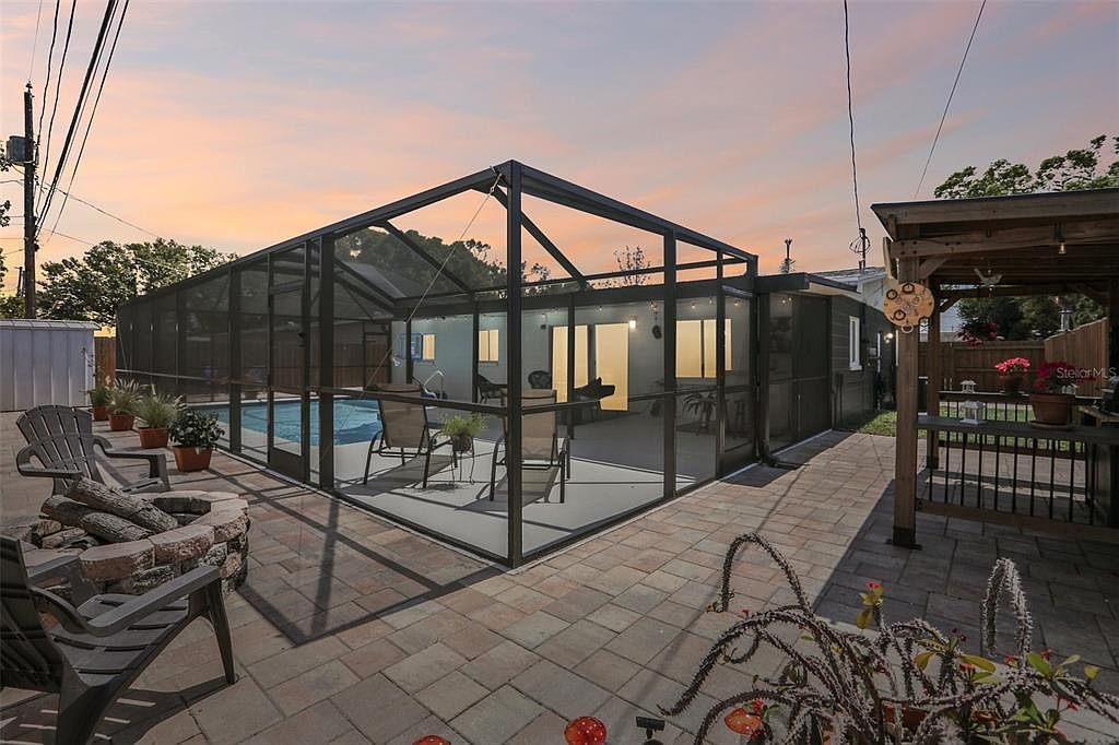 8541 75th Pl Seminole, FL 33777 - Thumbnail 3