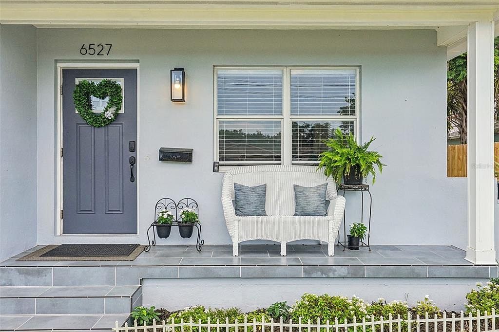 6527 3rd Ave S Saint Petersburg, FL 33707 - Thumbnail 3