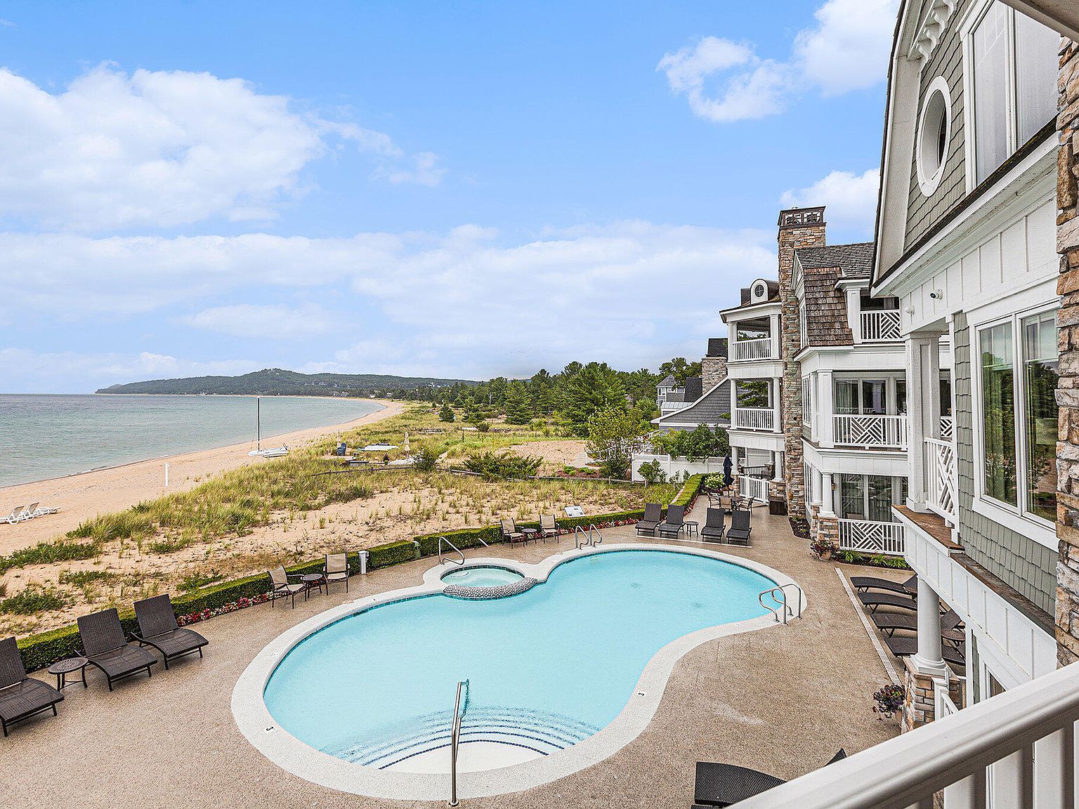 5707 S Lake St #5-A Glen Arbor, MI 49636 - Thumbnail 3