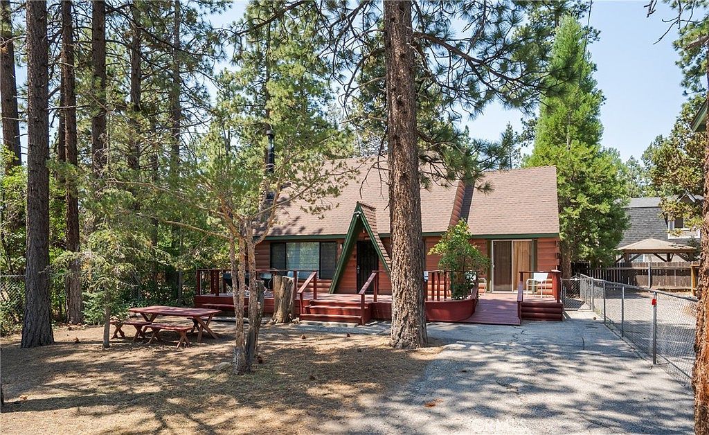 1005 Nana Ave Big Bear City, CA 92314 - Thumbnail 3